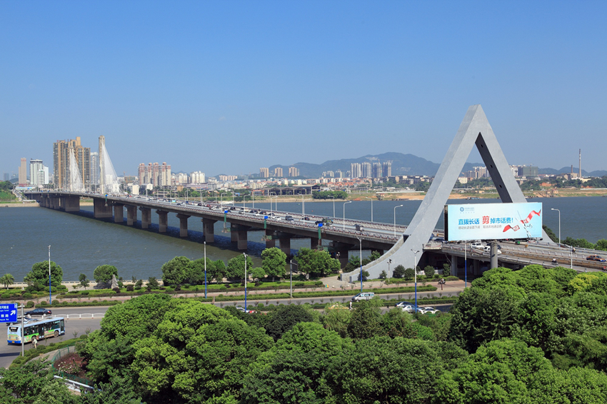 豪门国际官网承建的银盆岭大桥_副本.jpg